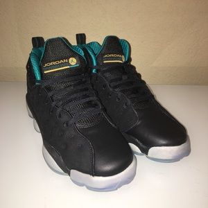 New Air Jordan Jumpman Team II basketball shoes